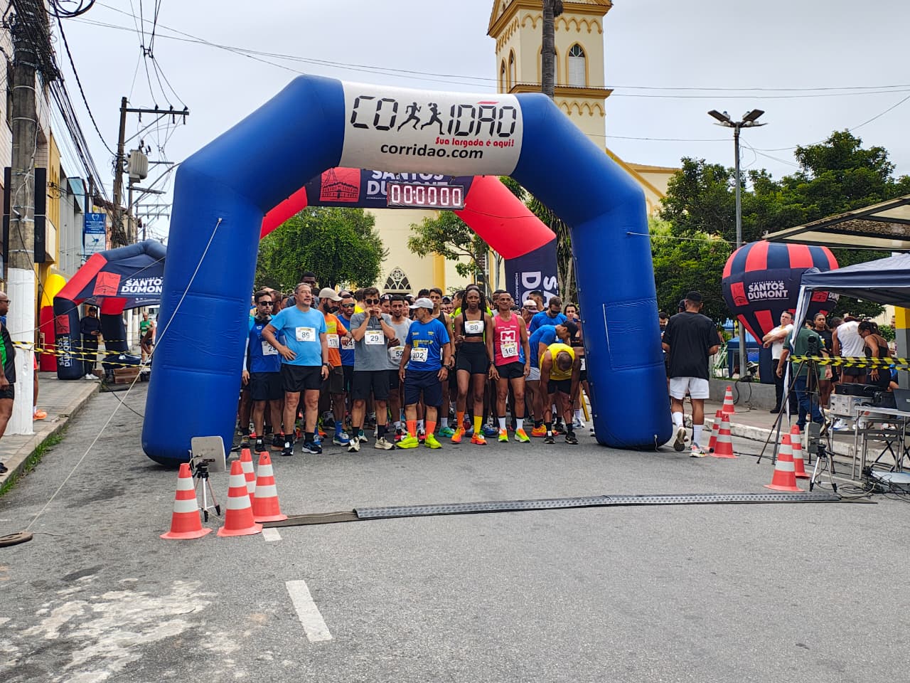 Cerca de 350 atletas participam da 2ª Fast Run em Santos Dumont